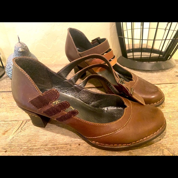 Sweet brand brown leather strappy heels - Picture 7 of 8